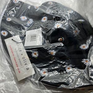 Alice + Olivia Daisy Print Reversible Bucket Hat